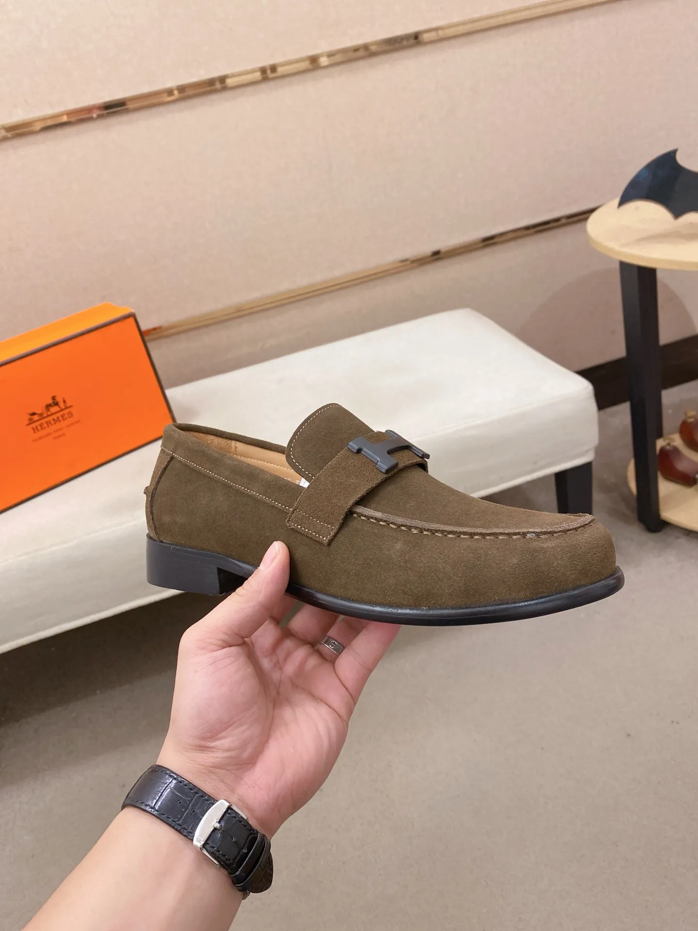 Men's shoes💰: 620💰[HERMES/Hermes]⚠️Top craftsmanship-fashionable business casual style! Pure and high quality can be compared at 1:1! Fabric: Original full-grain cowhide/Lining: Cowhide lining! The texture and comfort have been improved to another level! Rubber anti-slip bottom! Yardage: 39-44. Can be customized for 38.45.